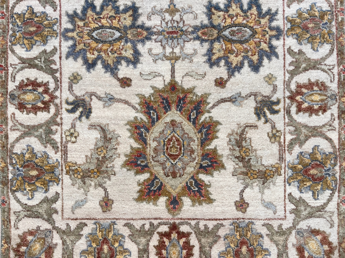 Classic Agra Runner