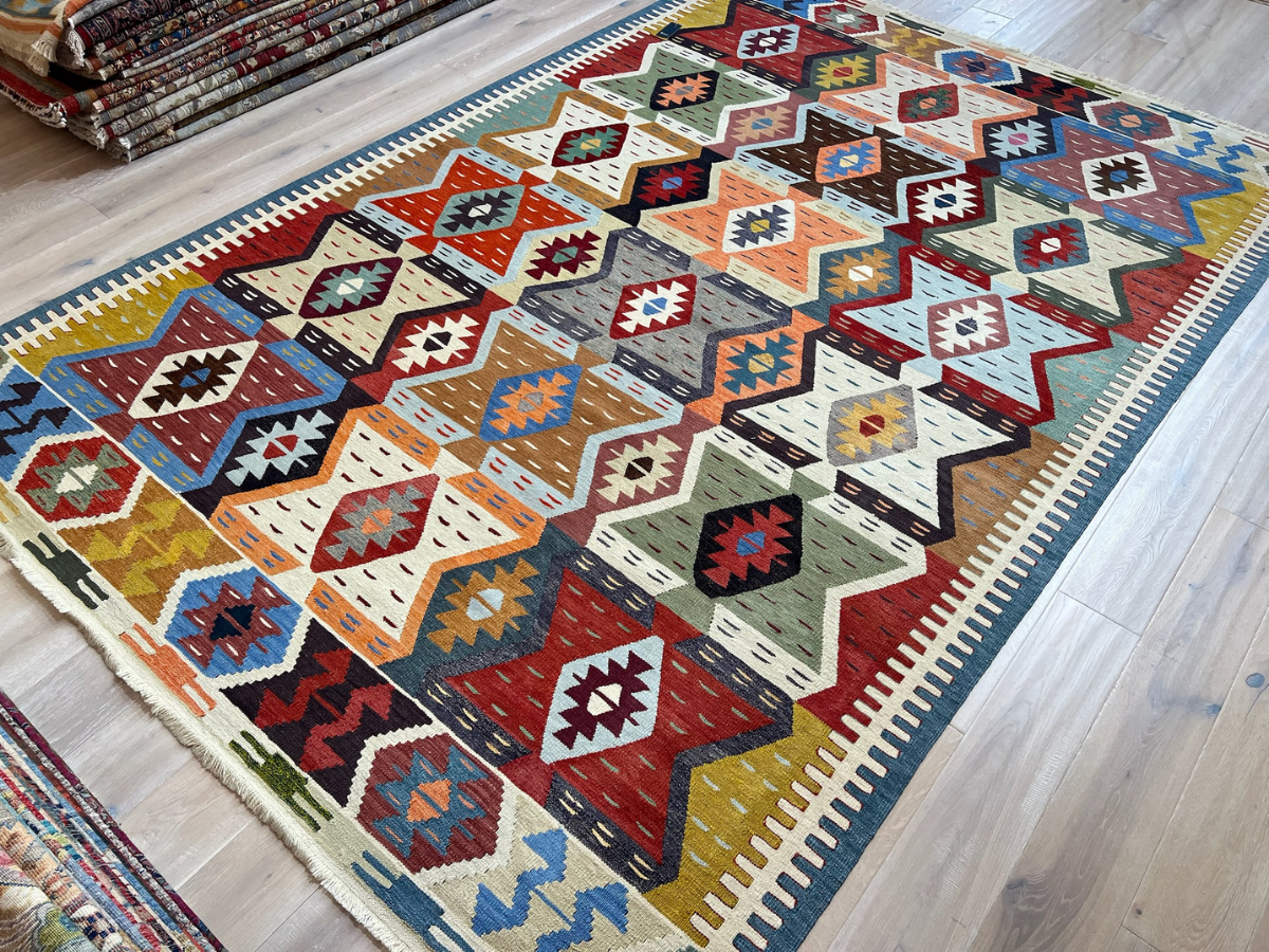 Large Vintage Yarn Kilim Rug