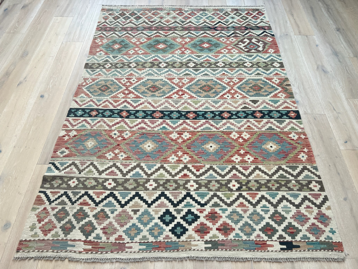 Kundoz Kilim Rug