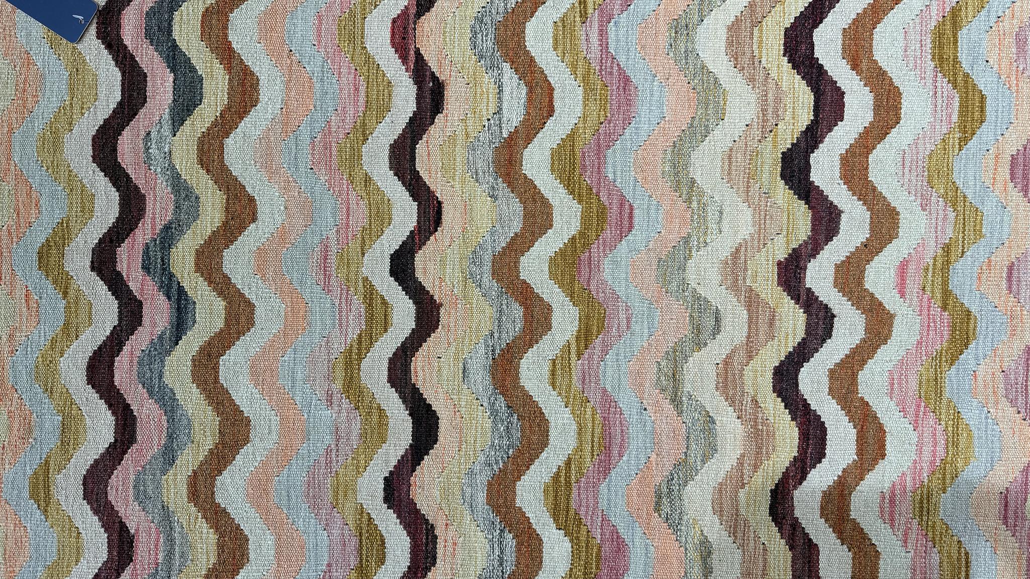 Kundoz Kilim Table