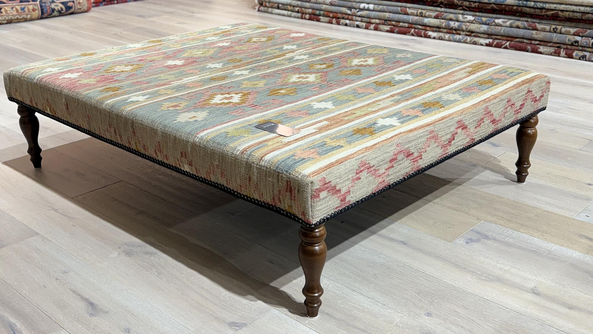 Kundoz Kilim Table
