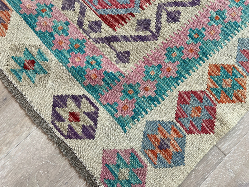 Kundoz Kilim Rug