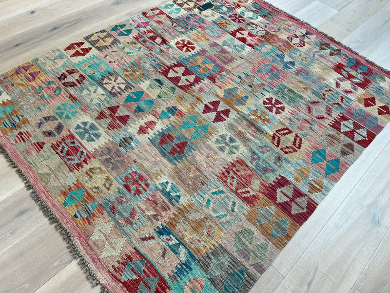 Kundoz Kilim Rug