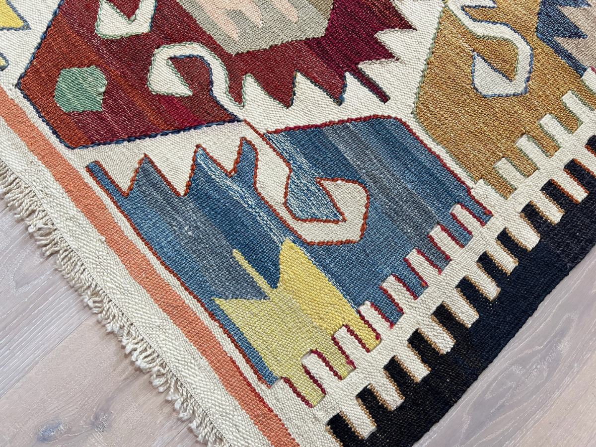 Large Vintage Yarn Kilim Rug