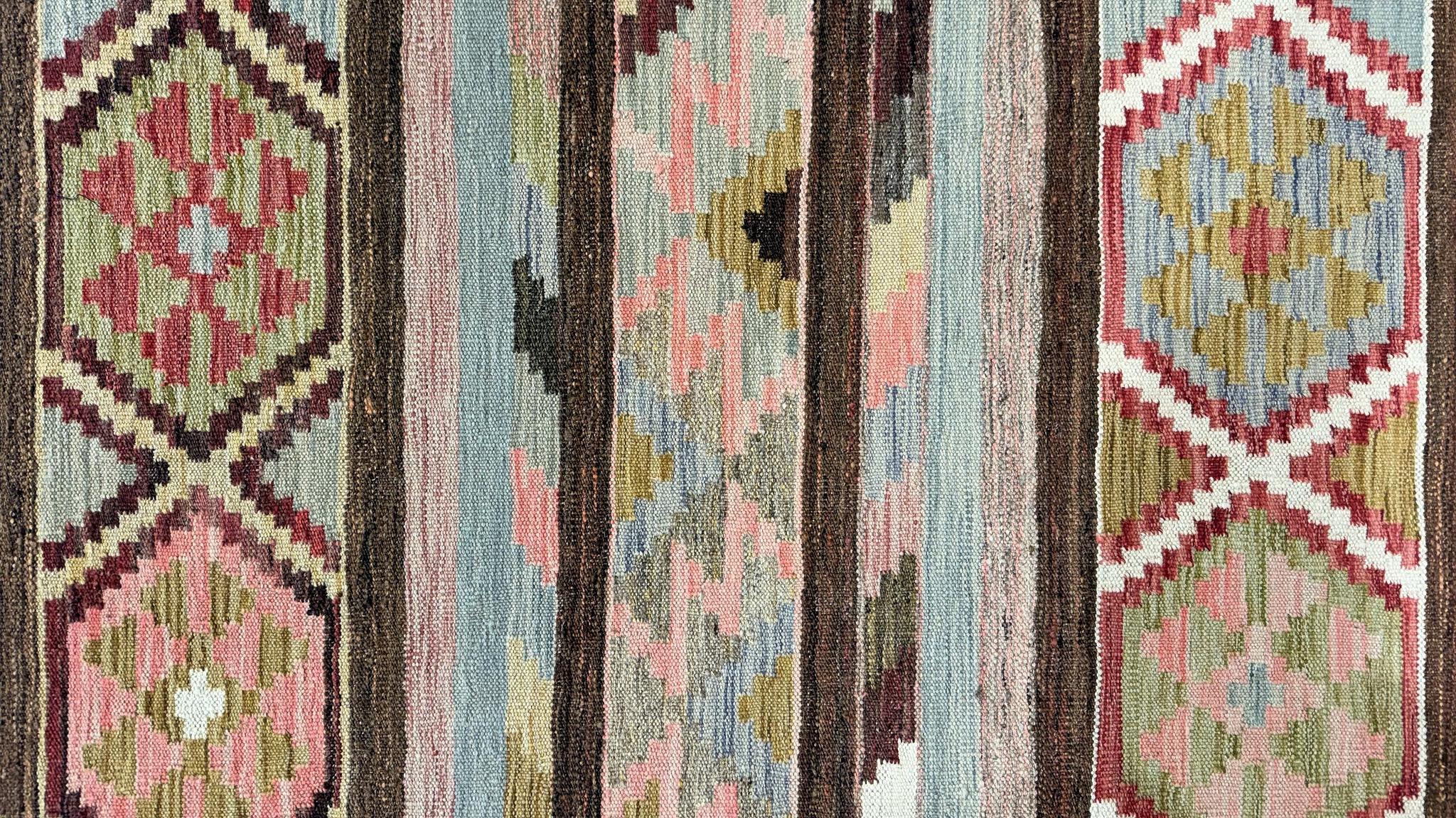 Kundoz Kilim Table
