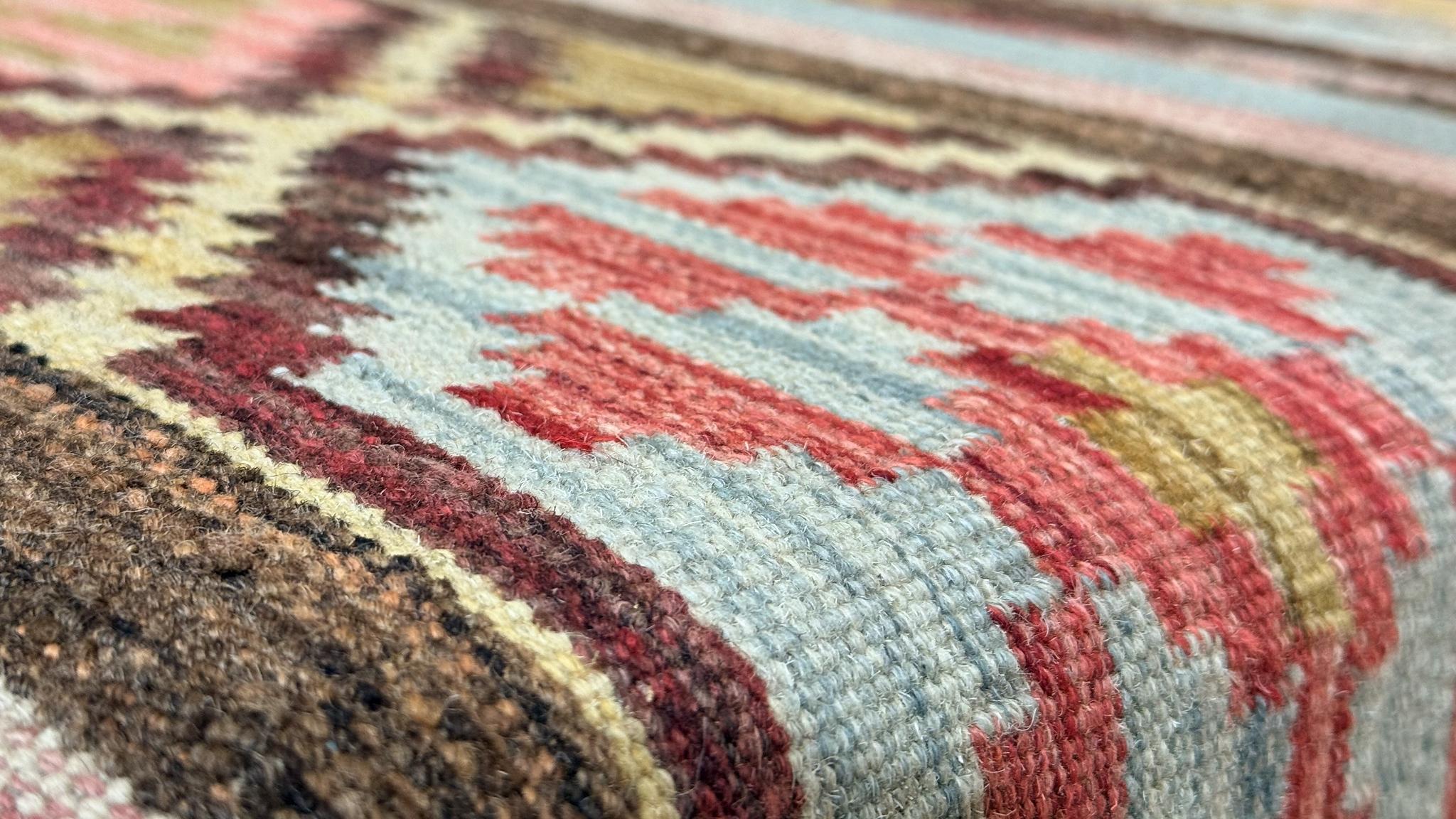 Kundoz Kilim Table